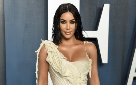 Court awards Kim Kardashian €1 over $6m Paris robbery