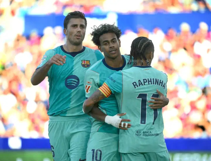 Yamal shines with brace as Barcelona beat Levante 4-2 to stay perfect
