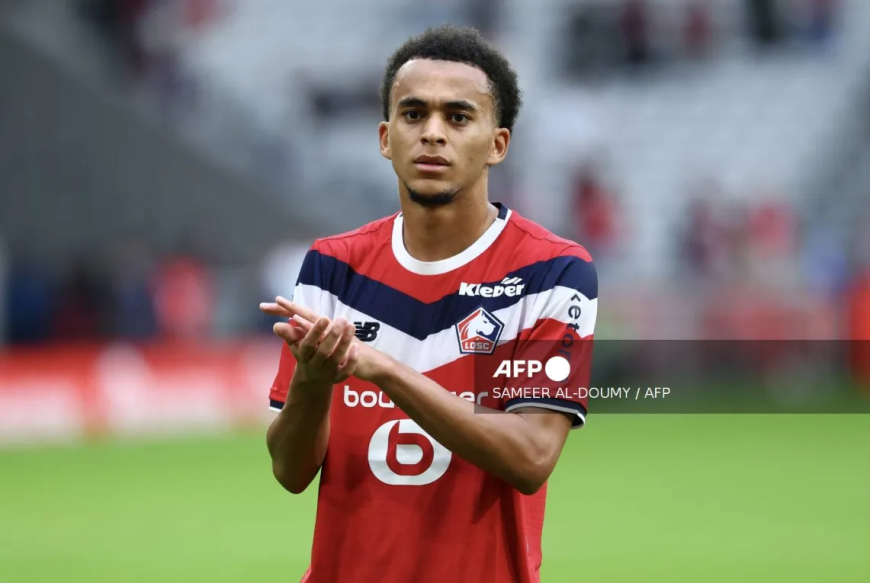Late Mbappe goal sends Lille top of Ligue 1