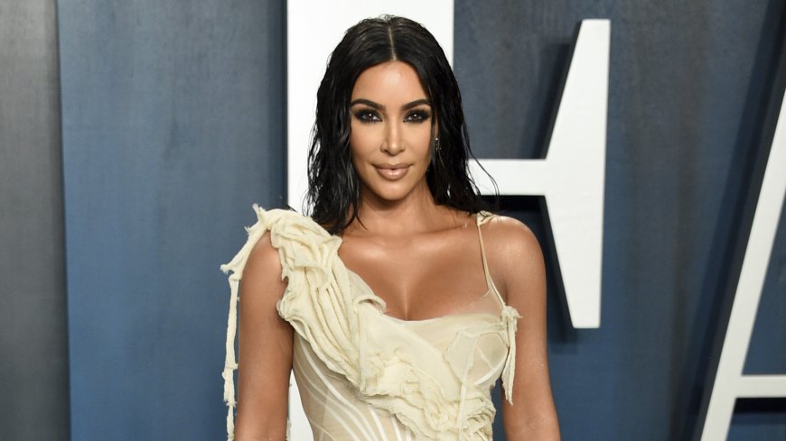 Court awards Kim Kardashian €1 over $6m Paris robbery