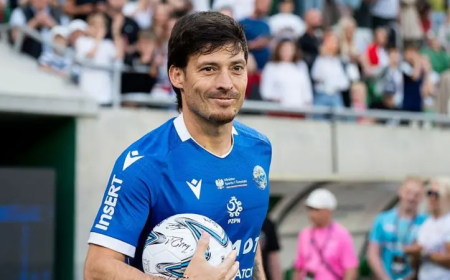 Ex-Man City midfielder Silva returns to football at 40