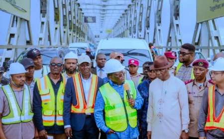 First Niger Bridge demarcation not demolished, FG dismisses rumour