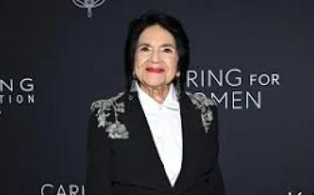 US civil rights leader Dolores Huerta dies at 96