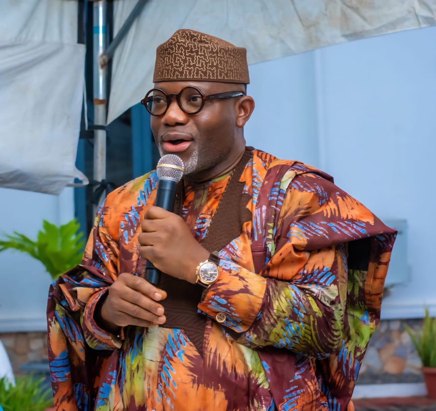 2027: Okubadejo Hosts Ijebuland Hausa Leaders, Donates Vehicle, Motorcycles 