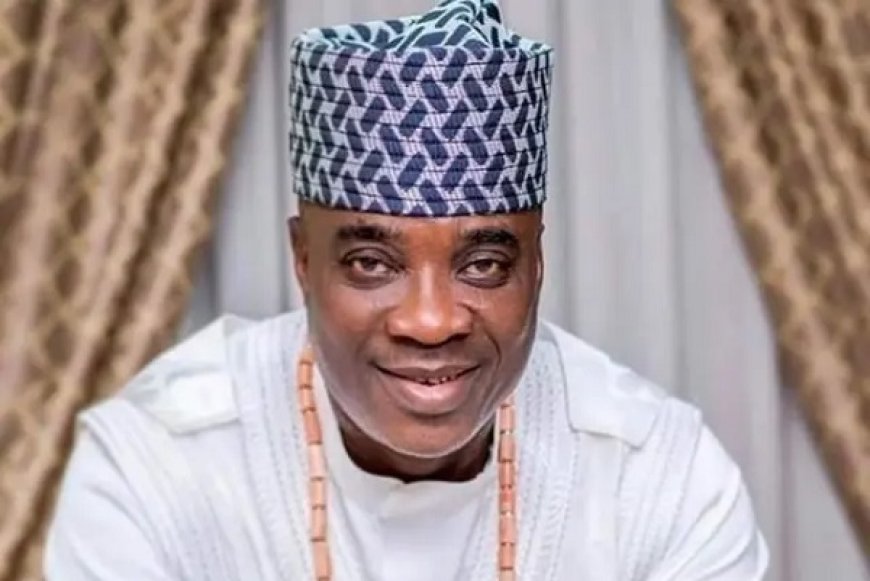 KWAM 1 hands daughter to Hamzat over Lagos Assembly ambition