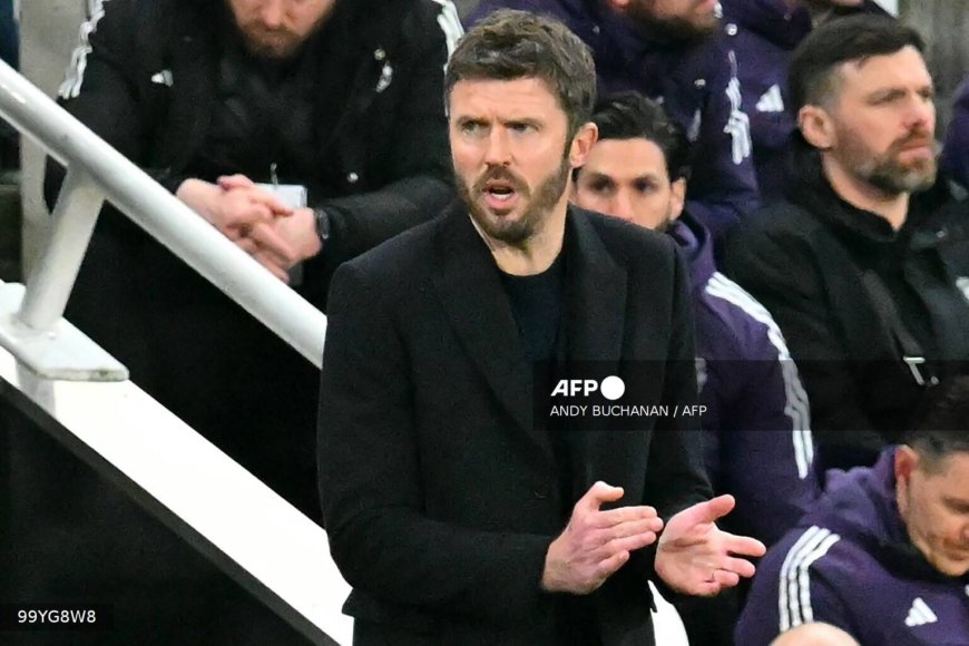 EPL: Carrick reveals regular Ferguson, Solskjaer talks